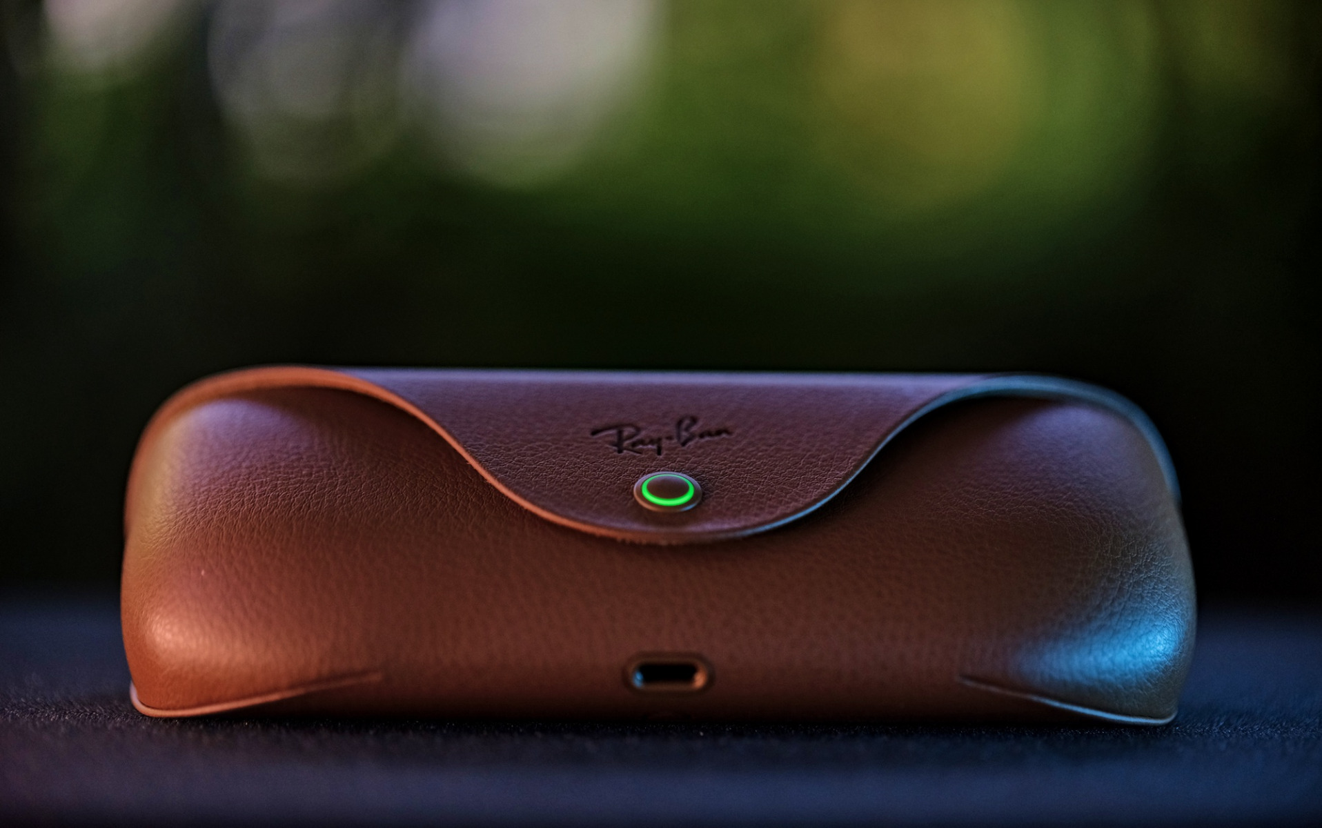 Ray-Ban Meta Wayfarer Gen 2 charging case and carry case